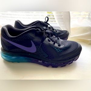 Women’s Nike sneakers size 8